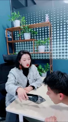 套路直播视频【潘妮女王】白领惩罚下属/鞭子抽/脚碾压狗脸/拧耳朵 bf25673-绳艺套路资源网