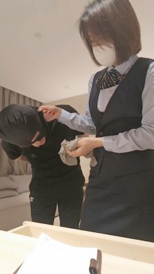 套路直播视频【芊兮殿下】猥琐男经理偷闻丝袜被逮住虐 bf24276-绳艺套路资源网